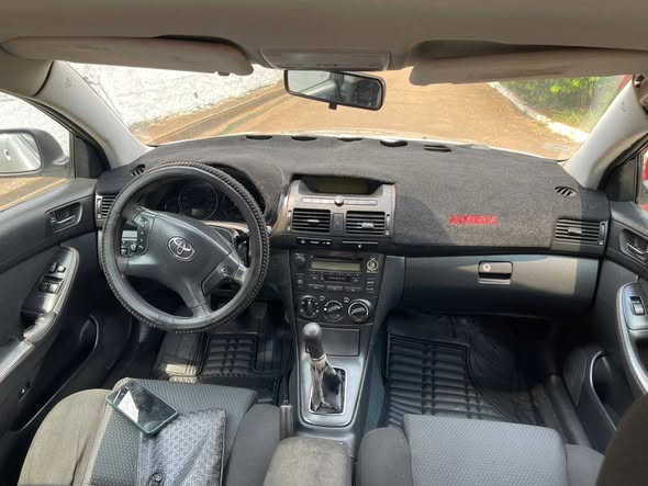 Toyota Avensis Ultra propre