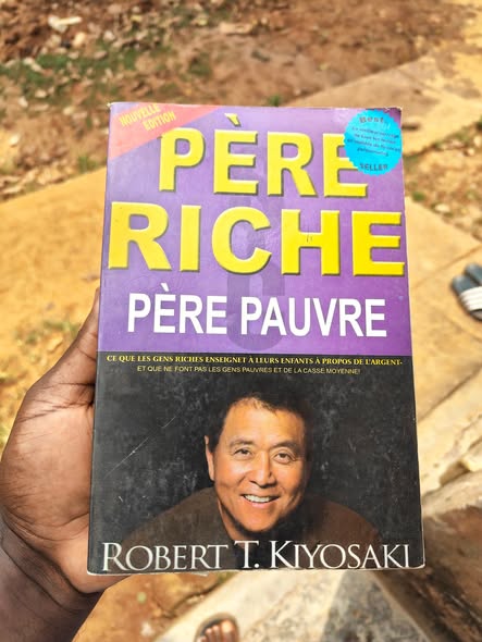 Livres à vendre pour lecture ou déco