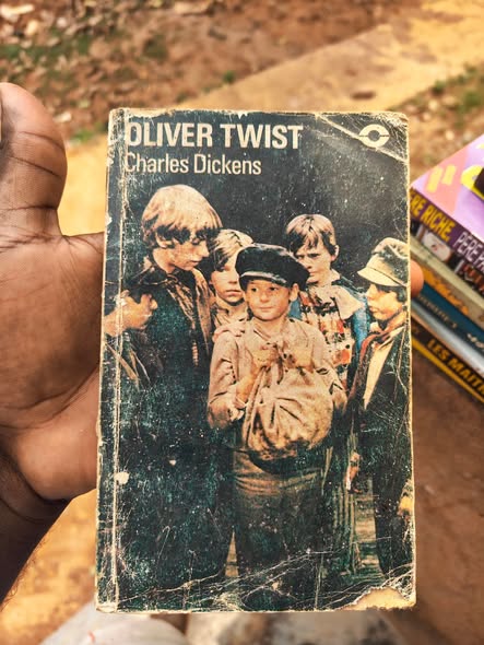 Livres à vendre pour lecture ou déco