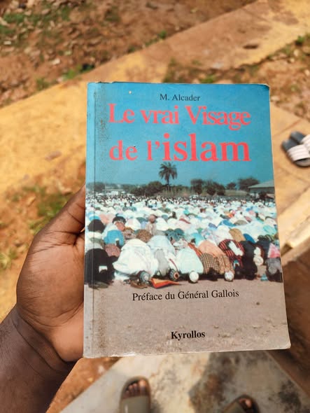 Livres à vendre pour lecture ou déco