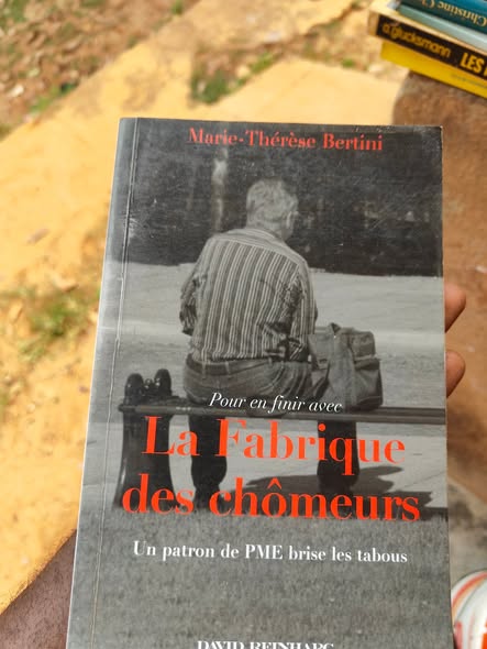 Livres à vendre pour lecture ou déco