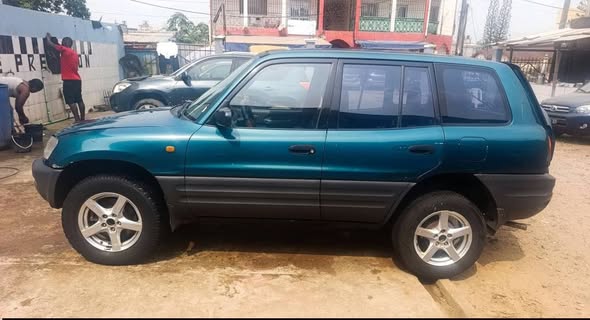 TOYOTA RAV4 1996 4X4 à vendre