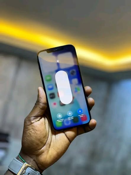 iPhone 12 pro max neuf