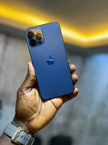 iPhone 12 pro max neuf