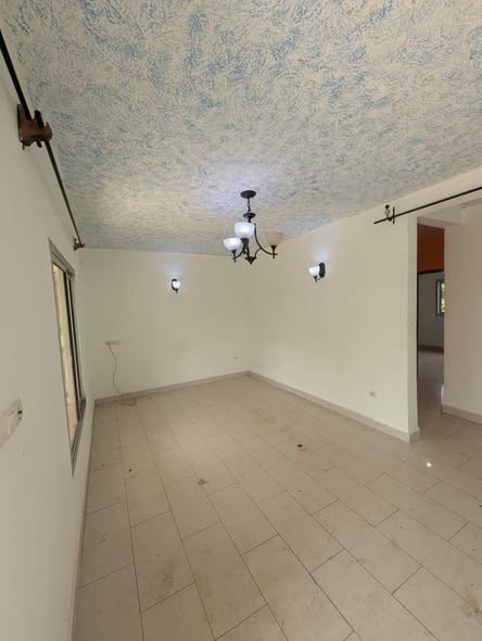 Studio à louer à Odza