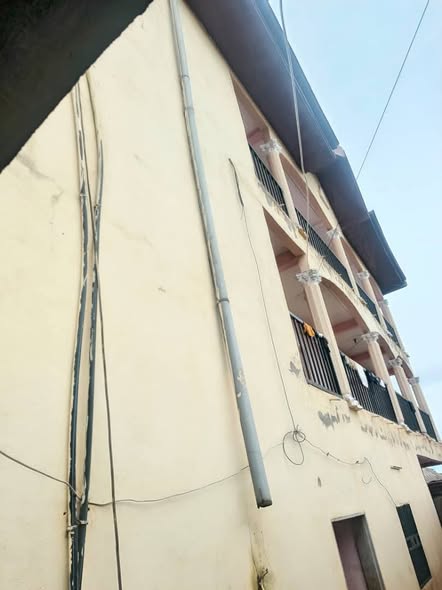 Bâtiment à vendre directement sur le goudron