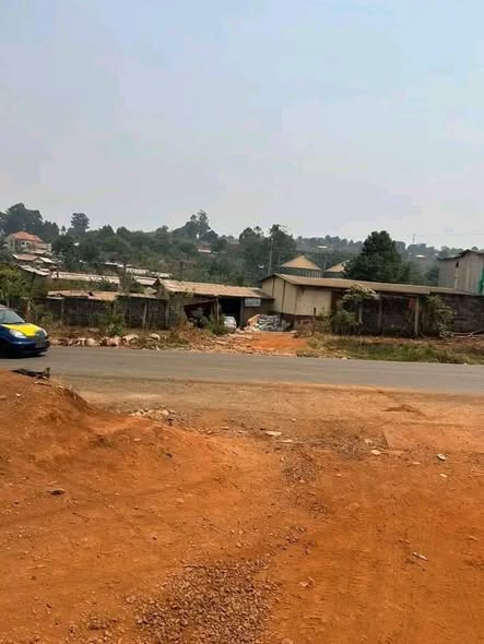 Terrain titré à vendre à Bafoussam