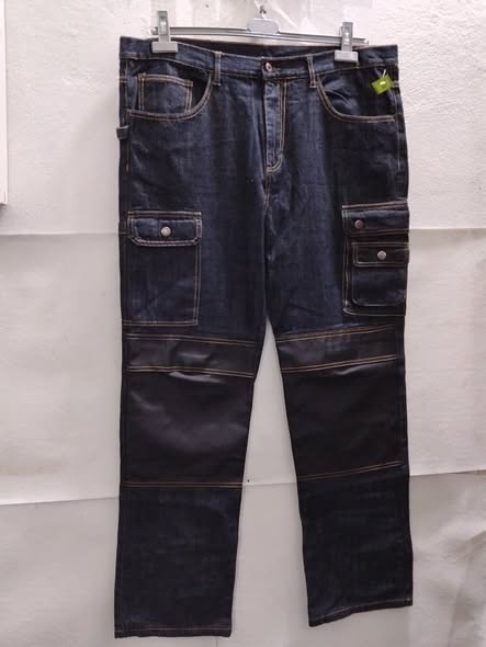 Pantalon homme en jeans disponibles
