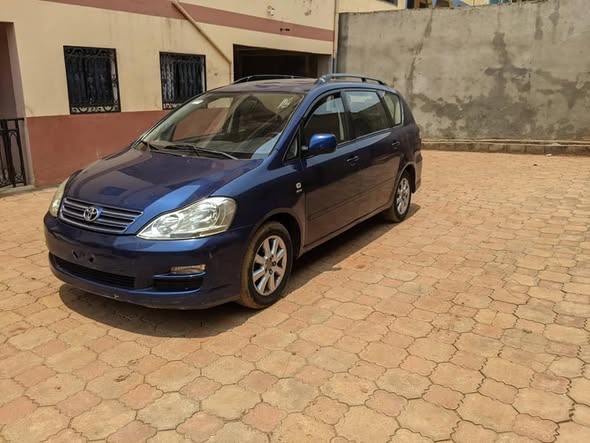Toyota Avensis verso AUTOMATIQUE à vendre