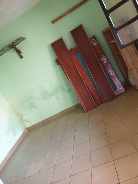 Vaste chambre moderne à Tamdja