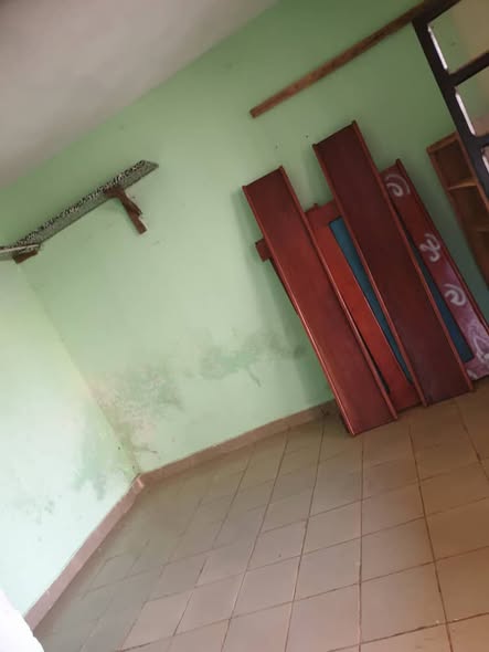 Vaste chambre moderne à Tamdja