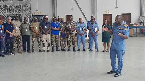 Inspection historique de l'armée de l'air camerounaise
