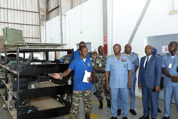 Inspection historique de l'armée de l'air camerounaise