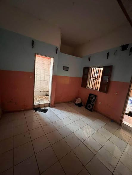 Chambre moderne derrière la gendarmerie