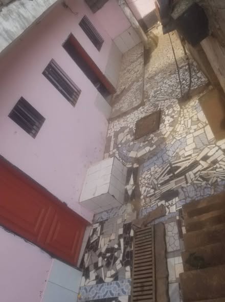 Studio moderne à louer à Nkoabang