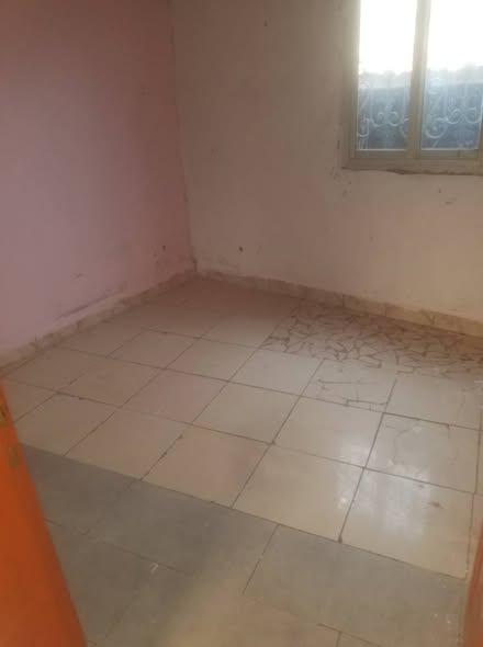 Studio moderne à louer à Nkoabang