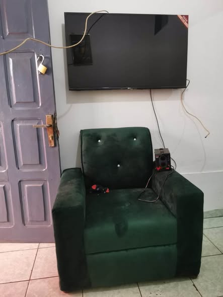 Salon Complet et Électroménager à Vendre