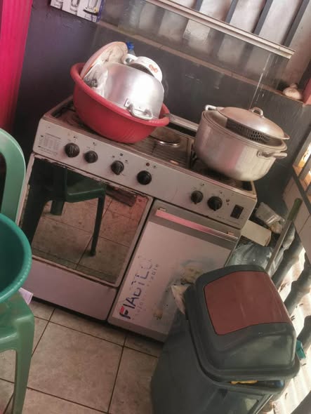 Salon Complet et Électroménager à Vendre