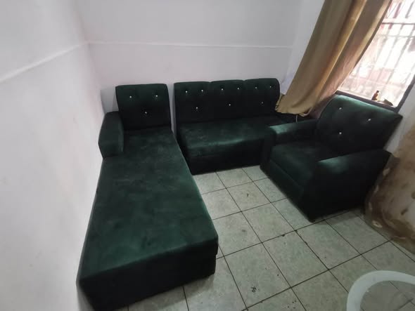 Salon Complet et Électroménager à Vendre