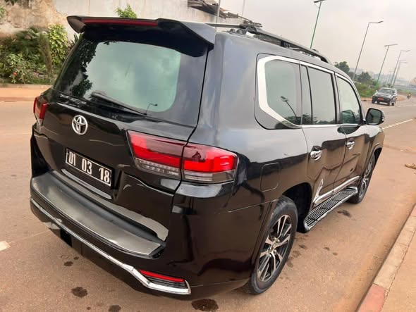 Toyota Land Cruiser V8 à vendre à Yaoundé