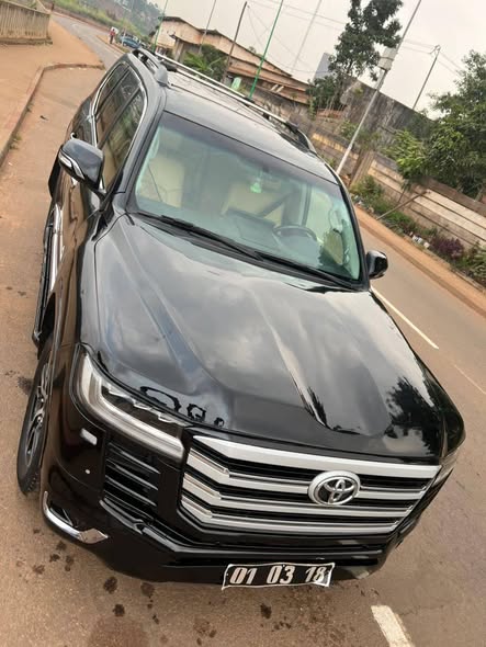 Toyota Land Cruiser V8 à vendre à Yaoundé