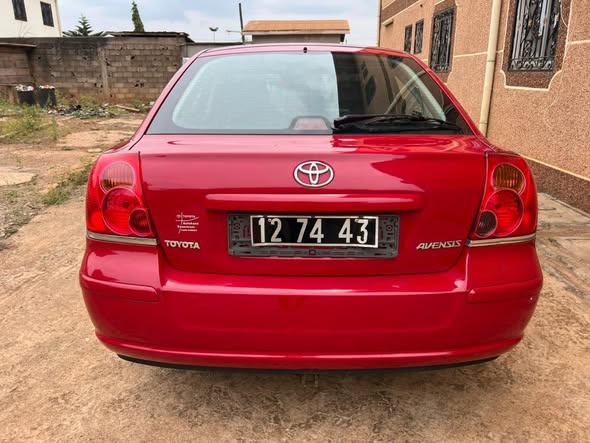 TOYOTA AVENSIS BERLINE OCCASION