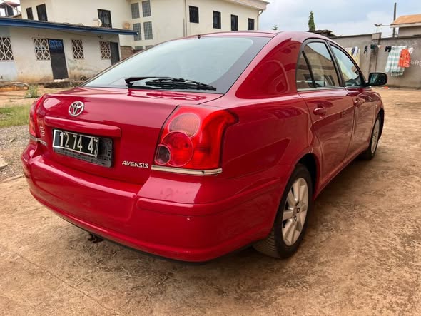 TOYOTA AVENSIS BERLINE OCCASION