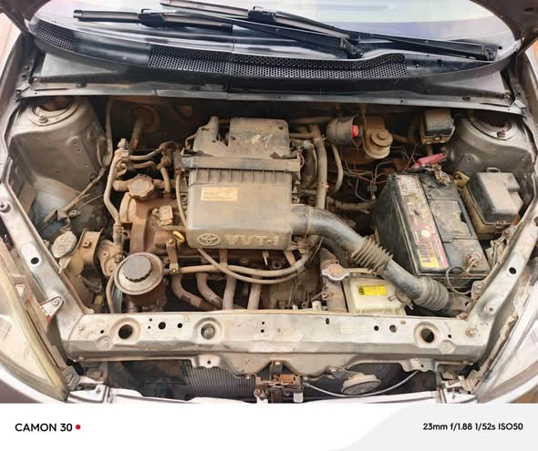 Cho cho Yaris propre moteur essence vvti