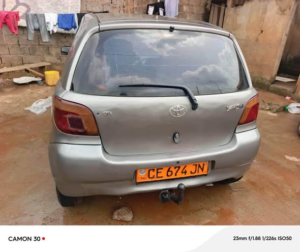 Cho cho Yaris propre moteur essence vvti