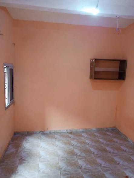Chambre moderne à louer à Nkolmesseng