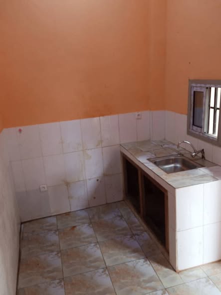 Chambre moderne à louer à Nkolmesseng