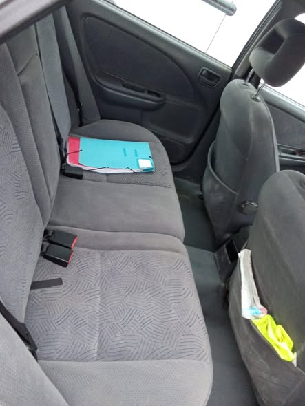 Occasion en Or Toyota Avensis année 99