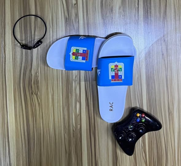 Babouches sport disponible