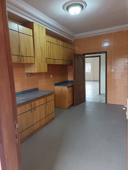 Appartement nouvellement construit à Odza
