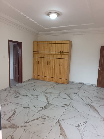 Appartement nouvellement construit à Odza