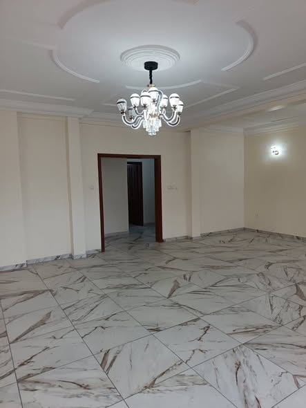 Appartement nouvellement construit à Odza