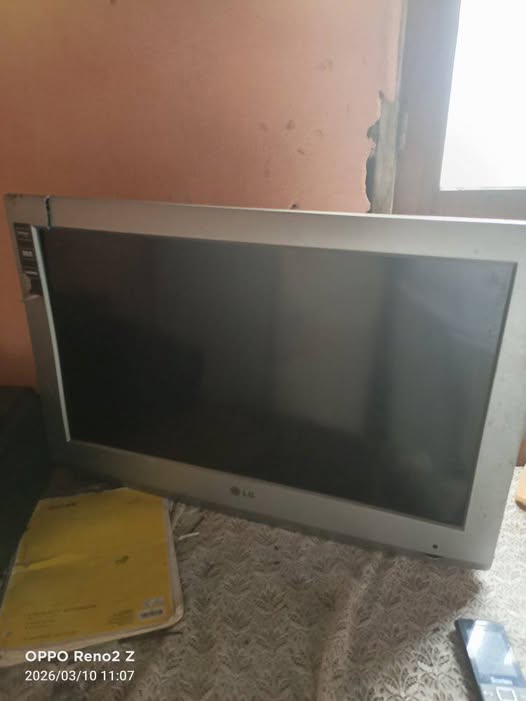 Télé LG 32" et Combo TV à vendre