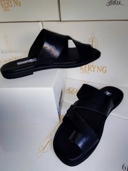 Sandales disponibles à Yaoundé