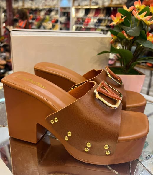 Chaussures à talons disponibles