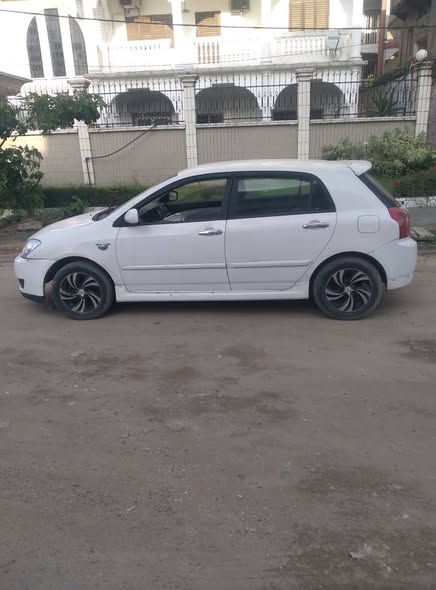 Voiture Toyota climatisée à vendre