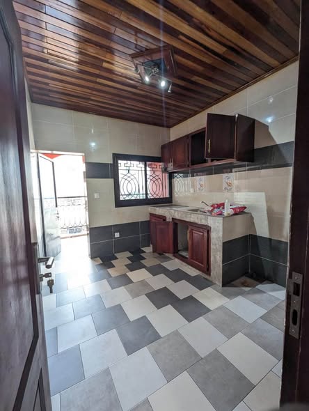 Appartement moderne à louer à Odza