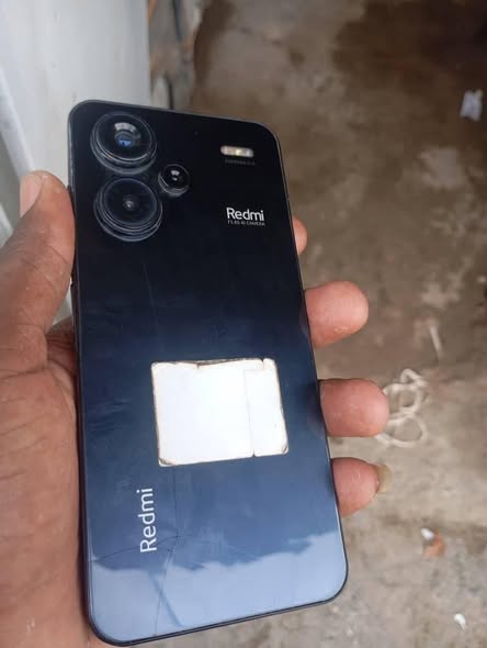 Redmi note 13 pro+ à vendre