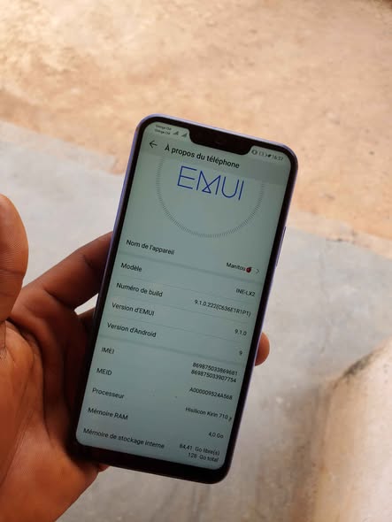 Téléphone en bon état 128/4
