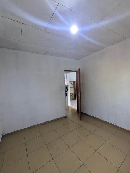 Studio moderne à louer à Nsam