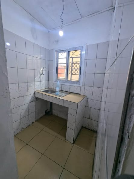 Studio moderne à louer à Nsam