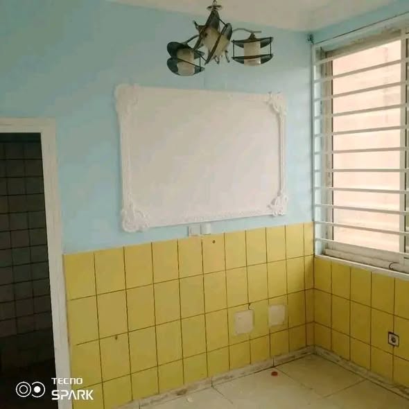 Studio disponible à l'étage