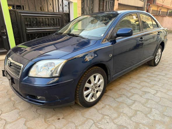 Toyota Advensis à vendre