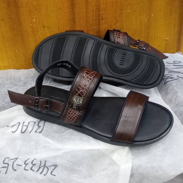 Sandales en gros avec livraison gratuite