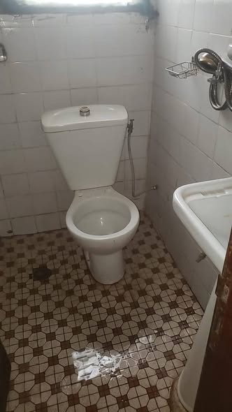 Studio à louer à Rond-point Nlongkak