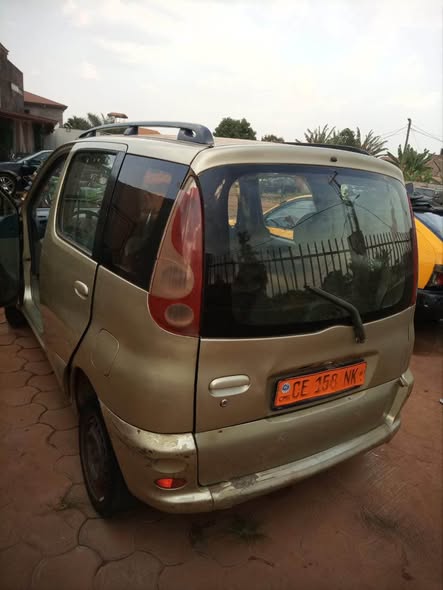 Toyota Yaris Verso à vendre à Yaoundé